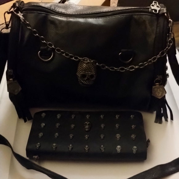 Purse - Picture 1 of 9